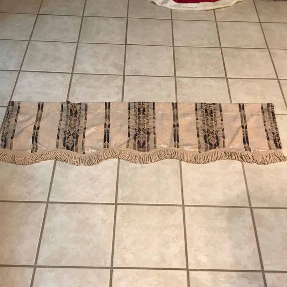 Curtain Fringed Scalloped Floral Curtain Valance/Topper